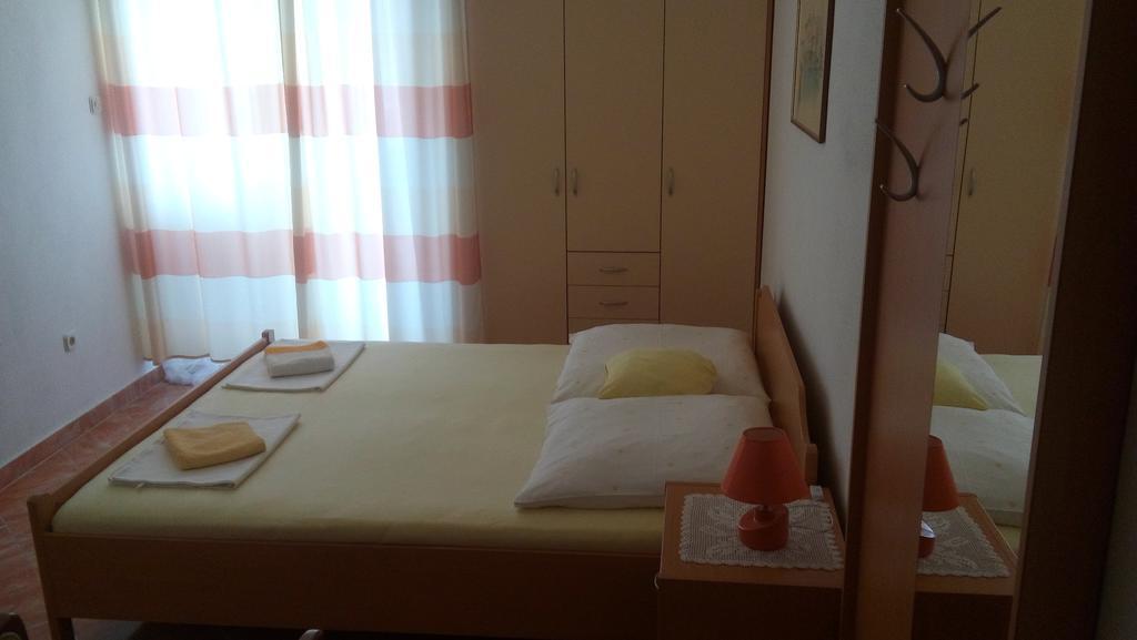 Apartments Erceg Оміш Екстер'єр фото