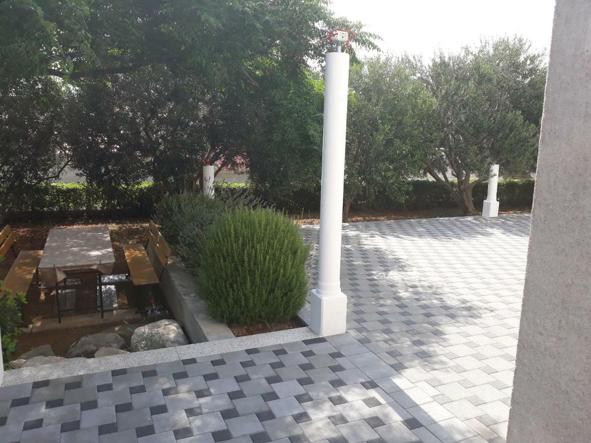 Apartments Erceg Оміш Екстер'єр фото