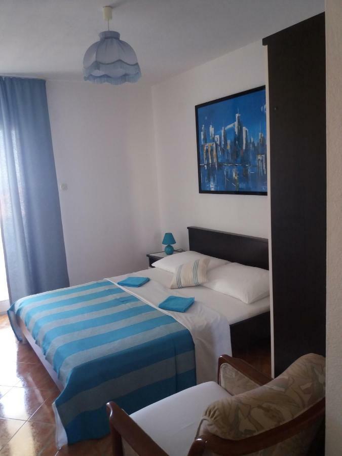 Apartments Erceg Оміш Екстер'єр фото