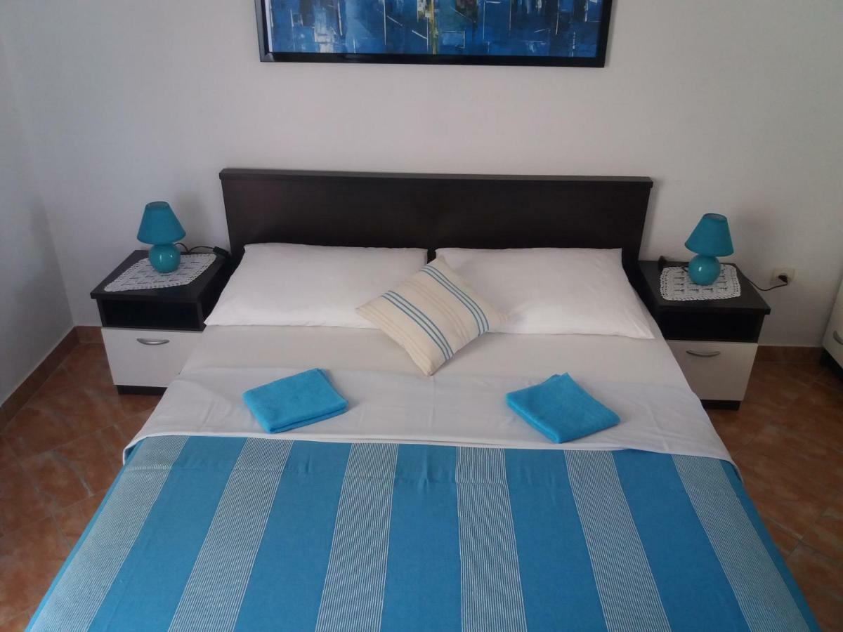 Apartments Erceg Оміш Екстер'єр фото
