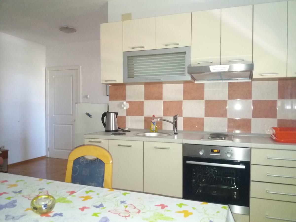 Apartments Erceg Оміш Екстер'єр фото
