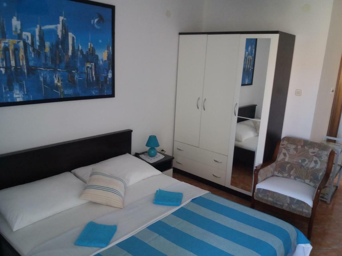 Apartments Erceg Оміш Екстер'єр фото