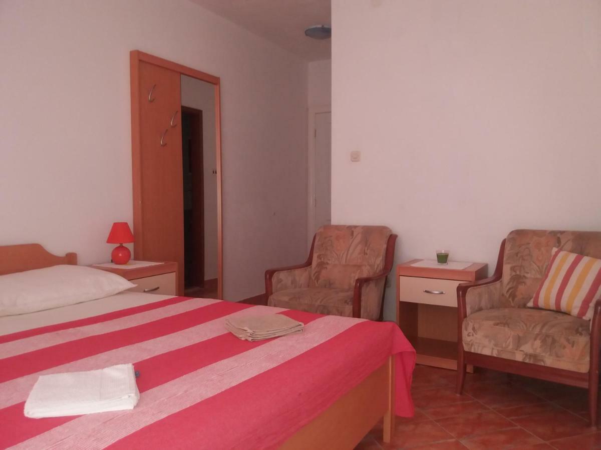 Apartments Erceg Оміш Екстер'єр фото