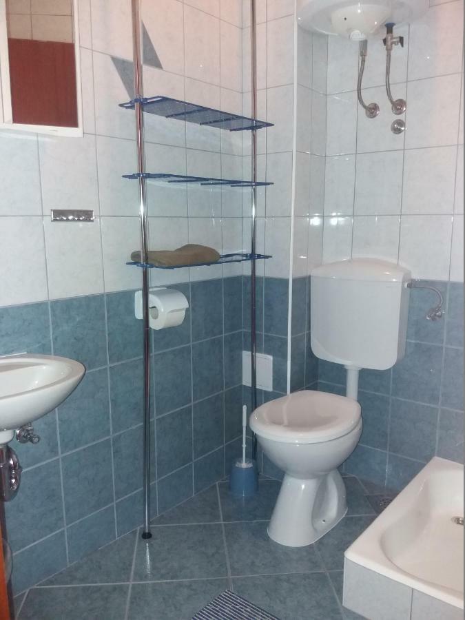 Apartments Erceg Оміш Екстер'єр фото