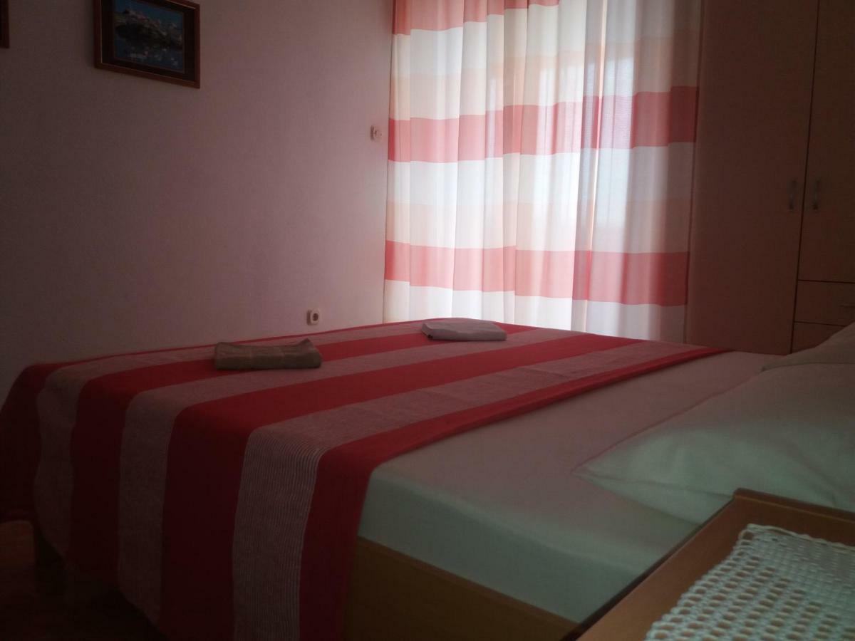 Apartments Erceg Оміш Екстер'єр фото