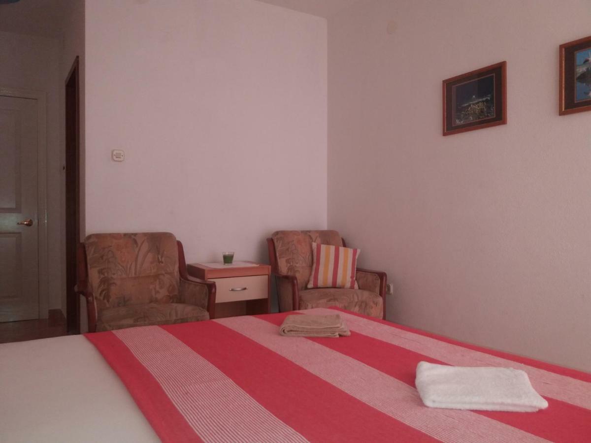 Apartments Erceg Оміш Екстер'єр фото
