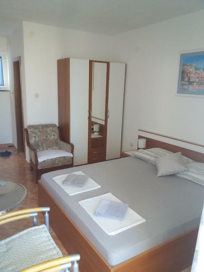 Apartments Erceg Оміш Екстер'єр фото
