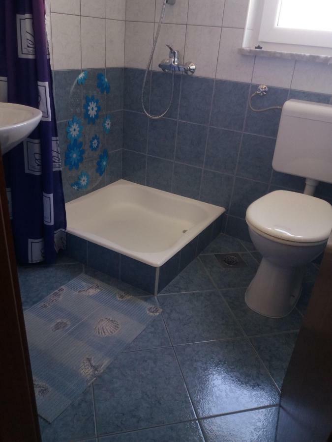 Apartments Erceg Оміш Екстер'єр фото