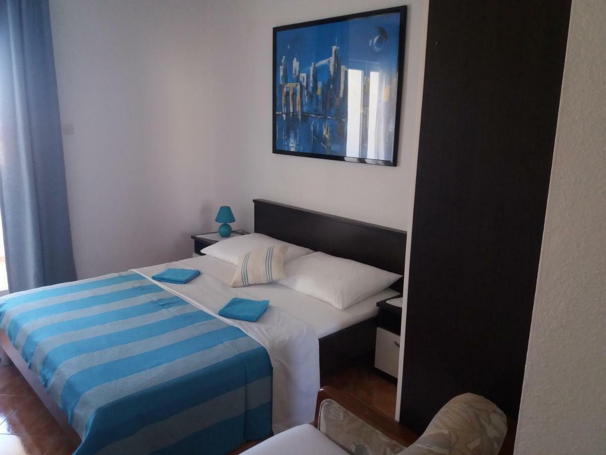 Apartments Erceg Оміш Екстер'єр фото